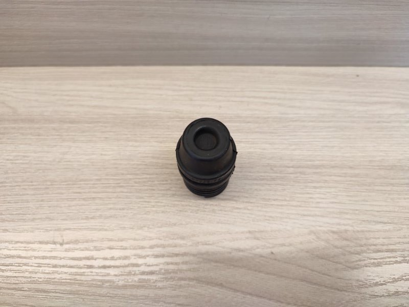 Отбойник капота