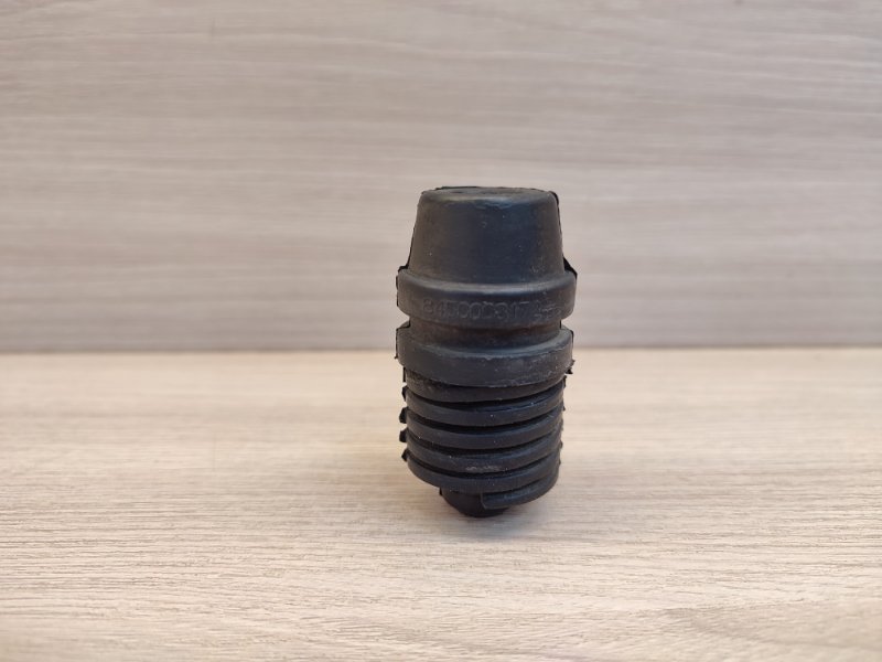 Отбойник капота