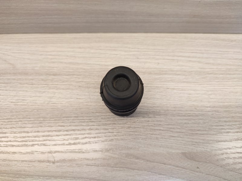 Отбойник капота