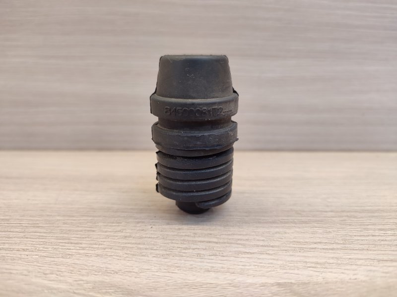 Отбойник капота