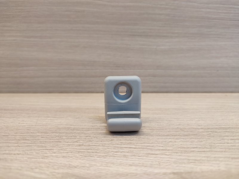 Крепление солнцезащитного козырька