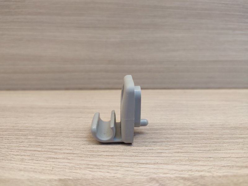 Крепление солнцезащитного козырька