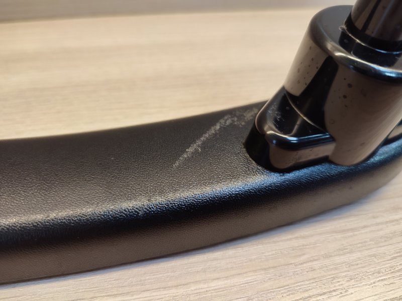 Кронштейн ручки двери