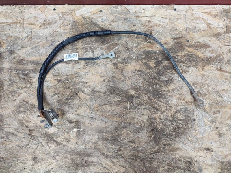 Клемма аккумулятора (минусовая)