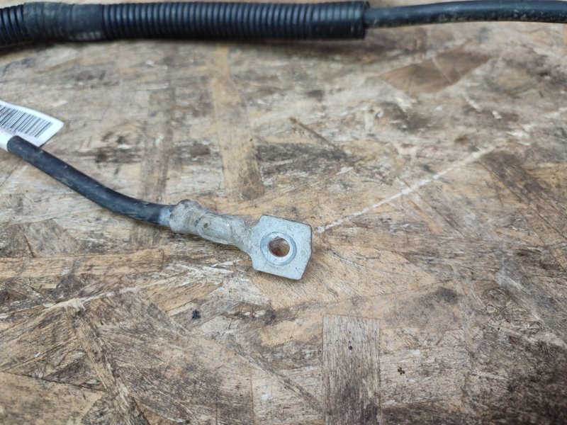 Клемма аккумулятора (минусовая)