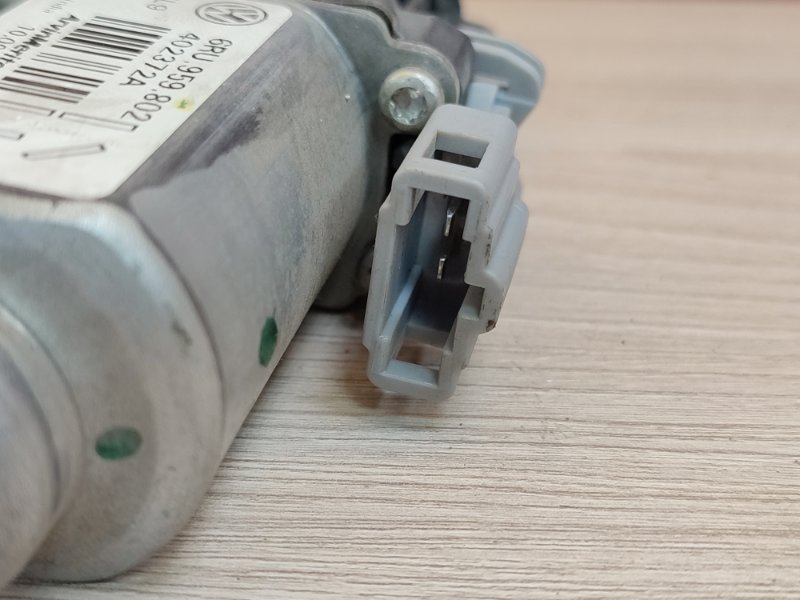 Мотор стеклоподъемника