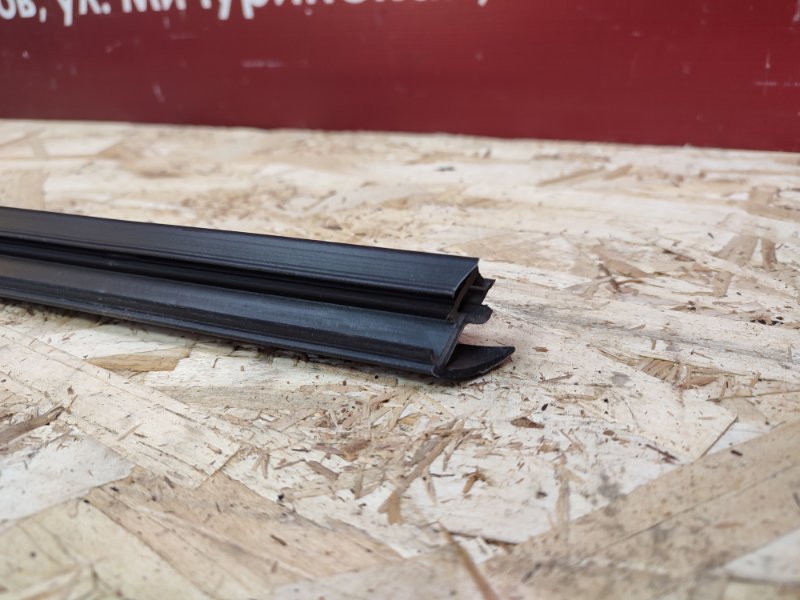 Уплотнитель стекла двери внутренний