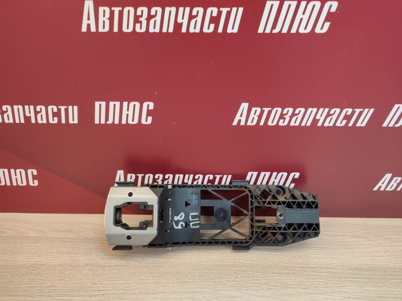 Кронштейн ручки двери