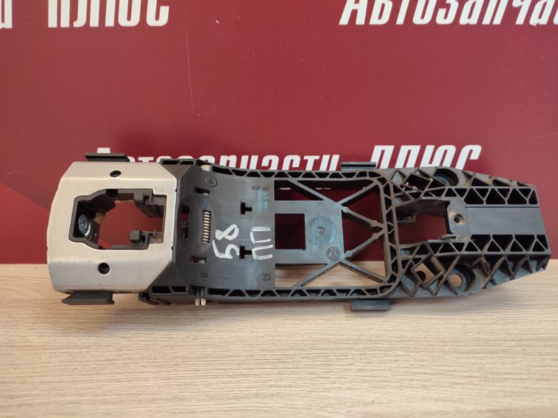 Кронштейн ручки двери