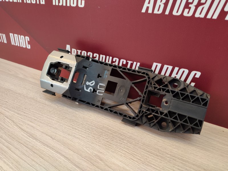 Кронштейн ручки двери