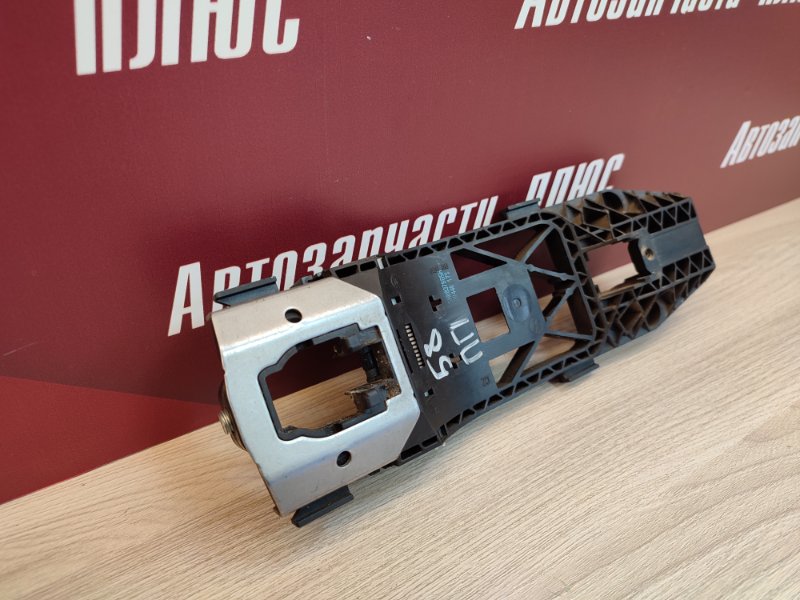 Кронштейн ручки двери