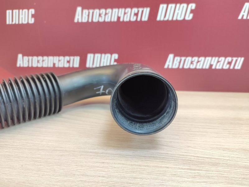 Патрубок воздушного фильтра