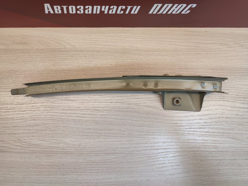 Направляющая стекла двери