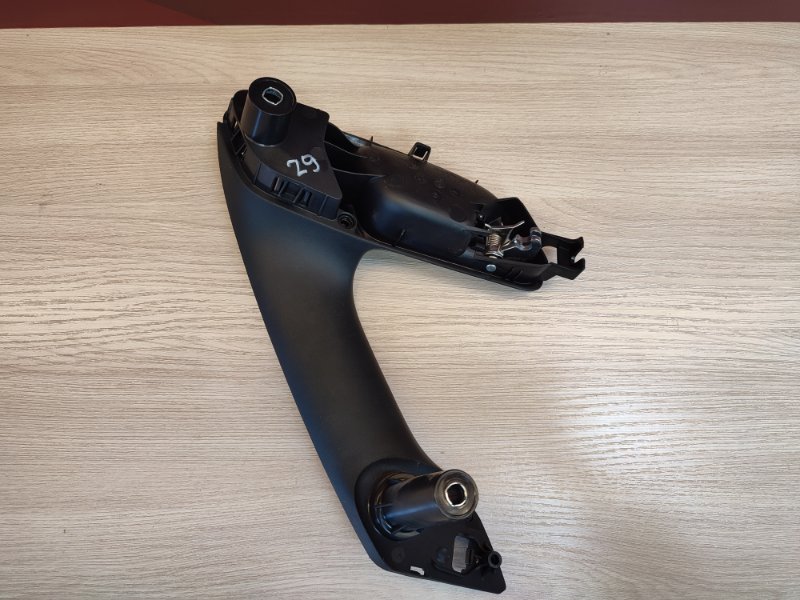 Внутренняя  ручка двери