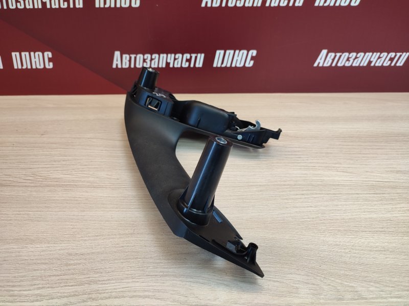 Внутренняя  ручка двери