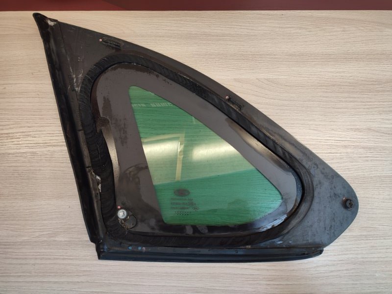 Форточка кузова