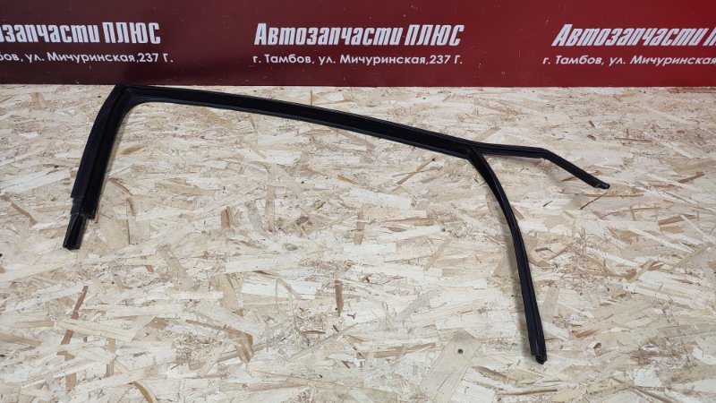 Уплотнитель рамки двери