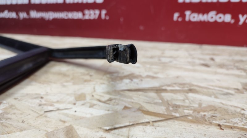 Уплотнитель рамки двери