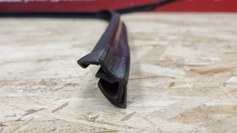 Уплотнитель рамки двери