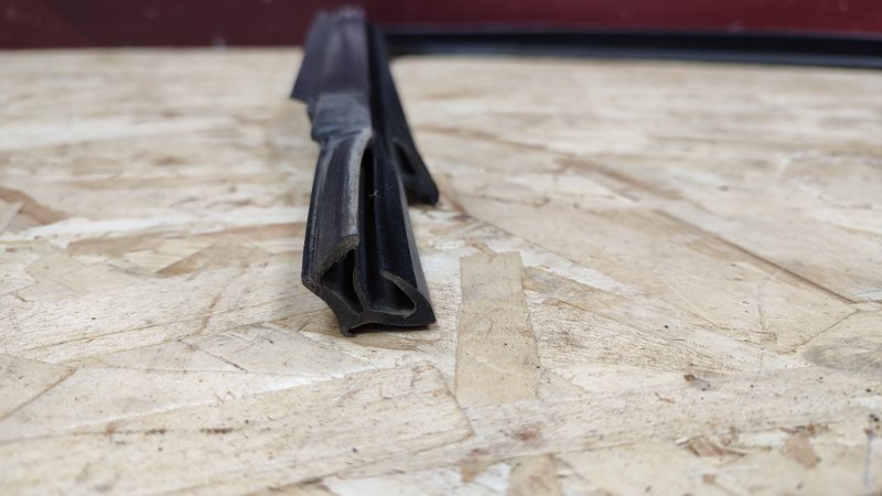 Уплотнитель рамки двери