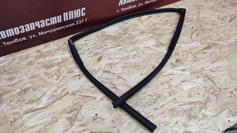 Уплотнитель стекла двери