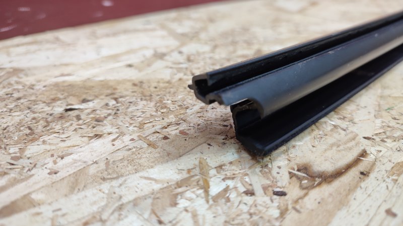 Уплотнитель стекла двери внутренний