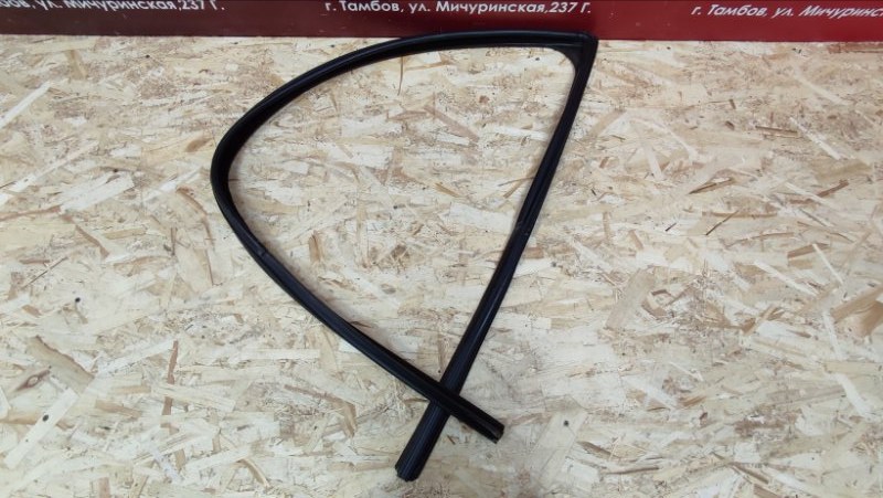 Уплотнитель стекла двери