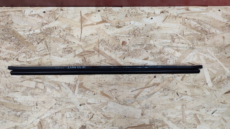 Уплотнитель стекла двери внутренний