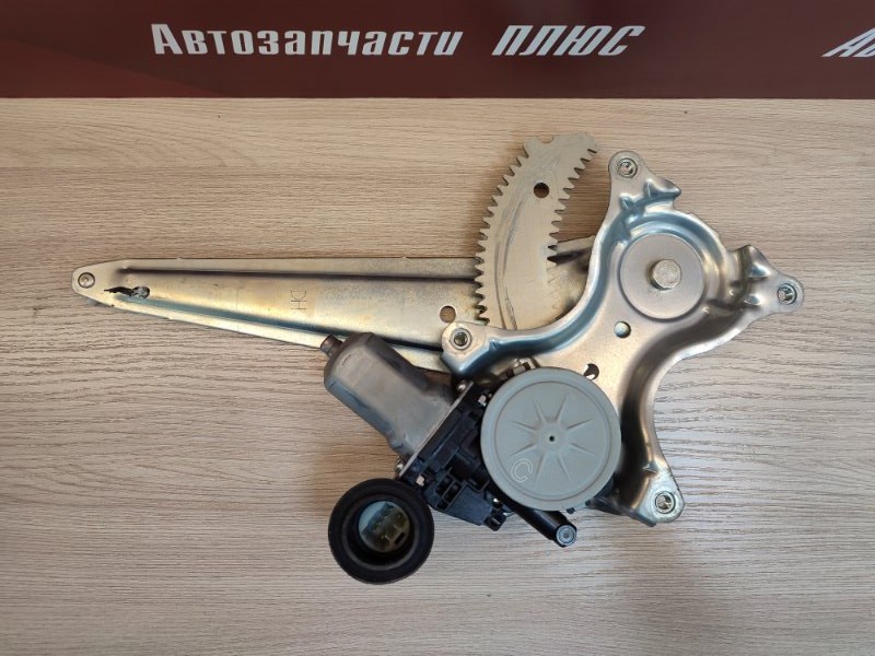 Стеклоподъемник    двери