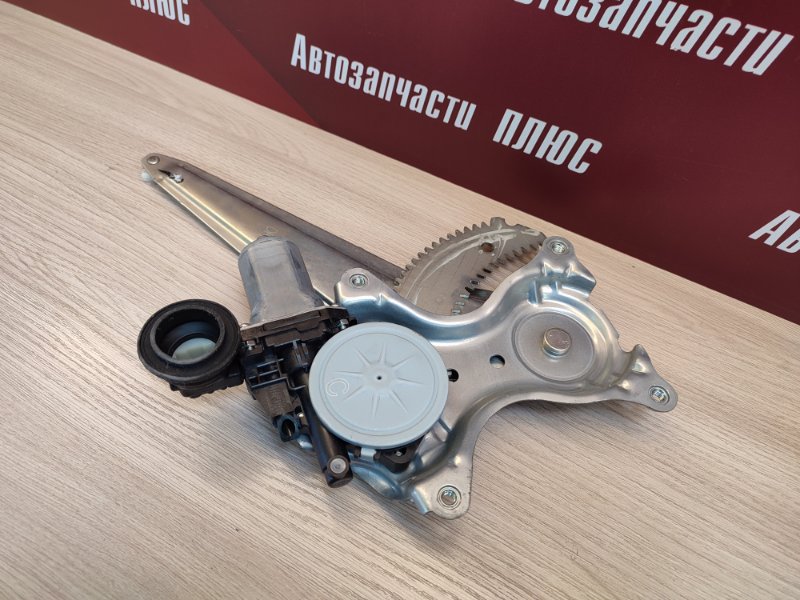 Стеклоподъемник    двери