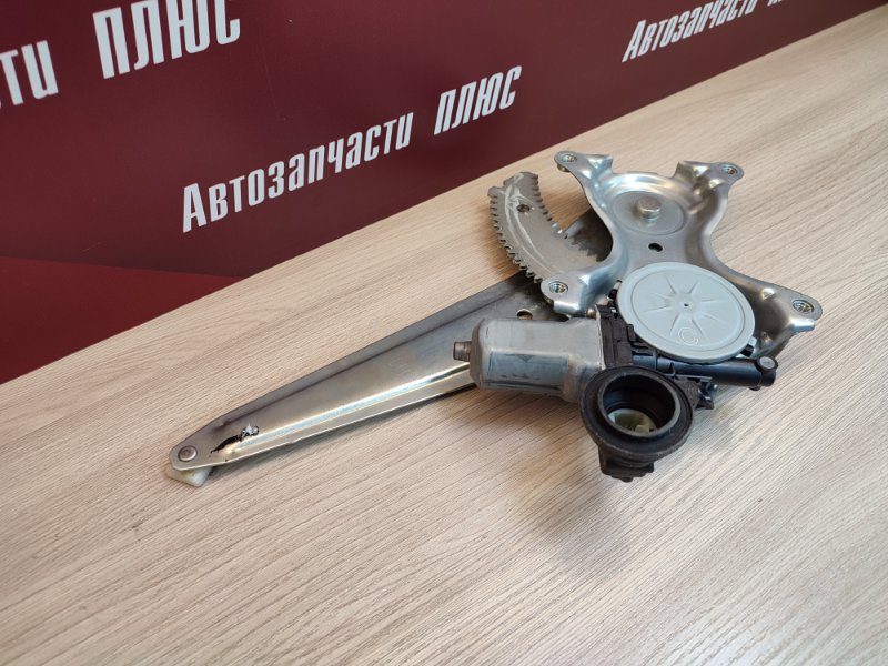 Стеклоподъемник    двери