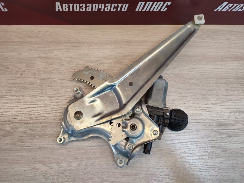 Стеклоподъемник    двери