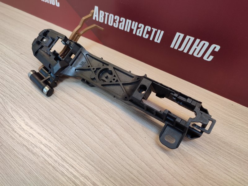 Кронштейн ручки двери