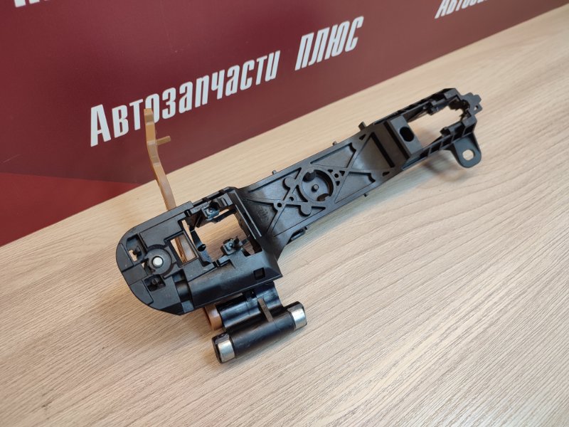 Кронштейн ручки двери