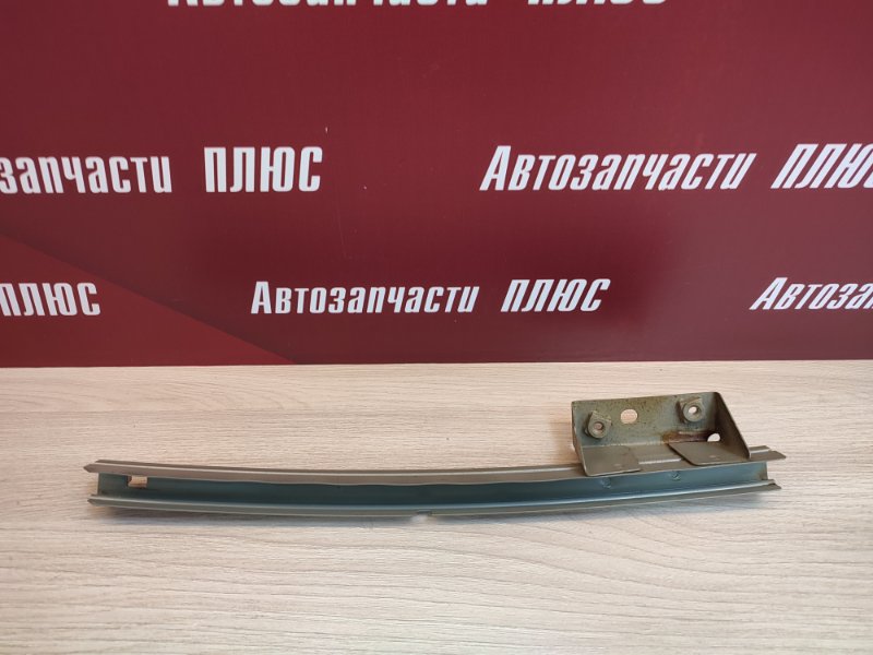 Направляющая стекла двери