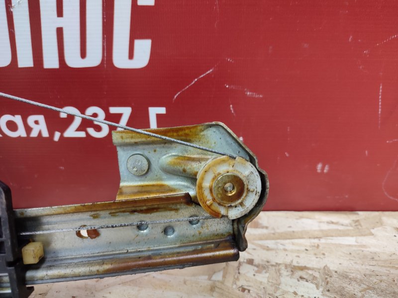 Стеклоподъемник    двери