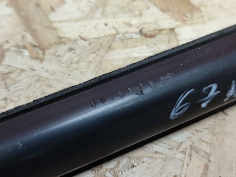 Уплотнитель стекла двери внешний