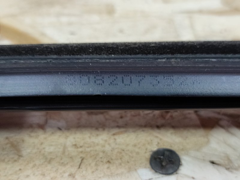 Уплотнитель стекла двери внешний