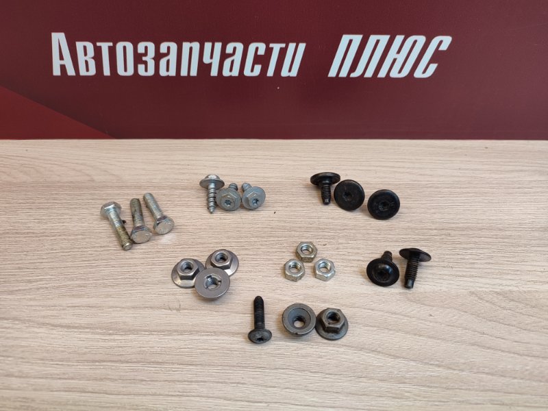 Крепеж двери