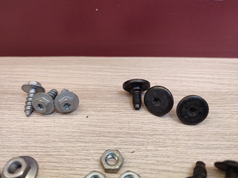 Крепеж двери