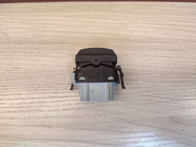 Кнопка обогрева сидений