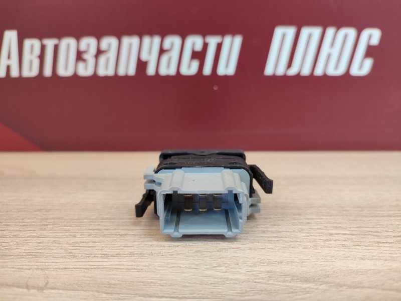 Кнопка обогрева сидений