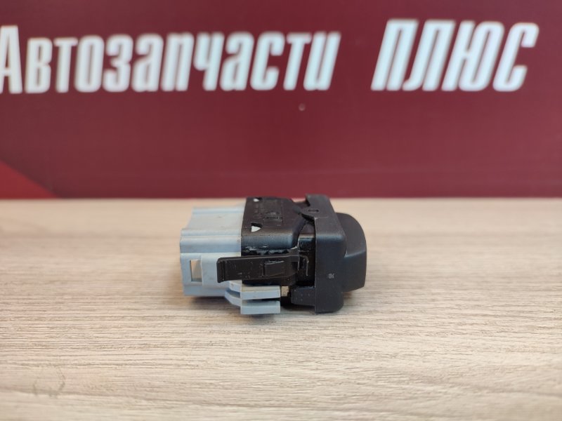 Кнопка обогрева сидений