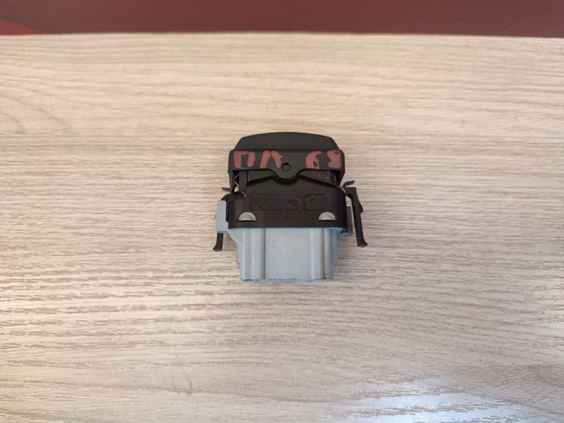 Кнопка обогрева сидений