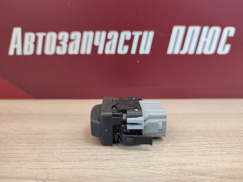 Кнопка обогрева сидений