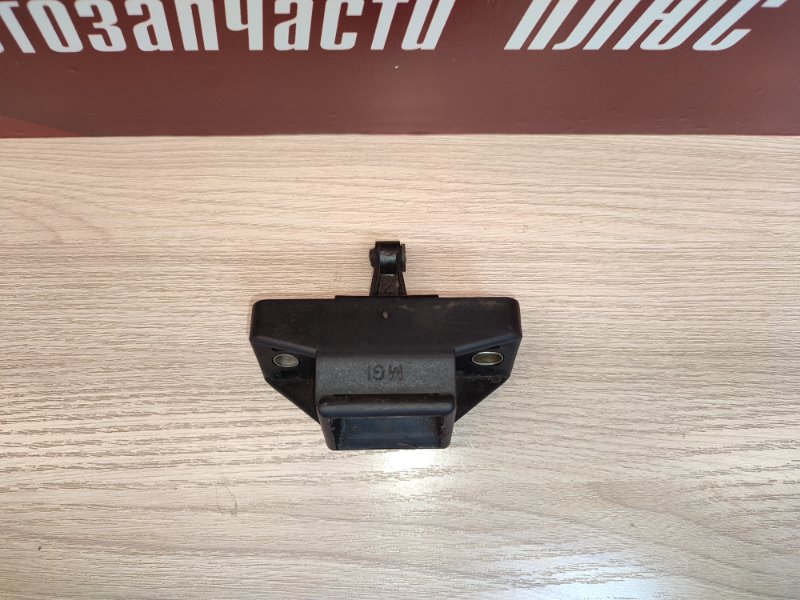 Замок крышки багажника