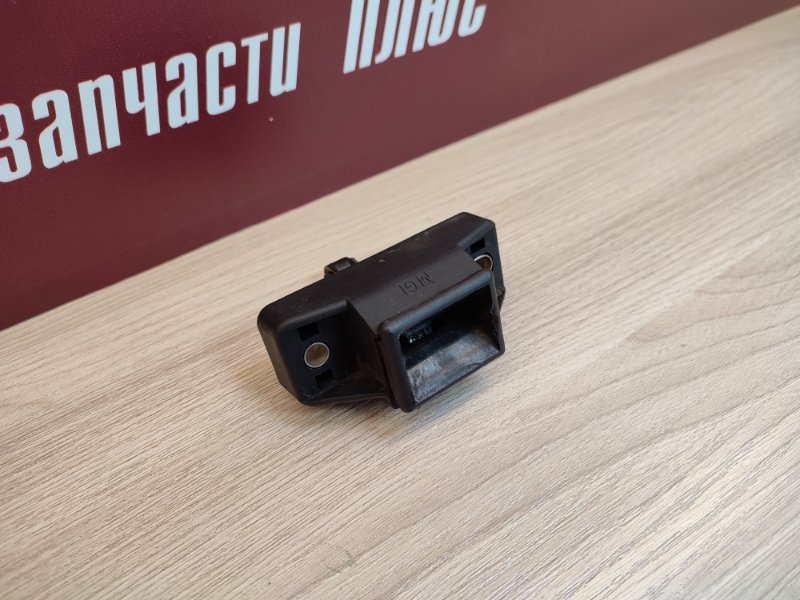 Замок крышки багажника