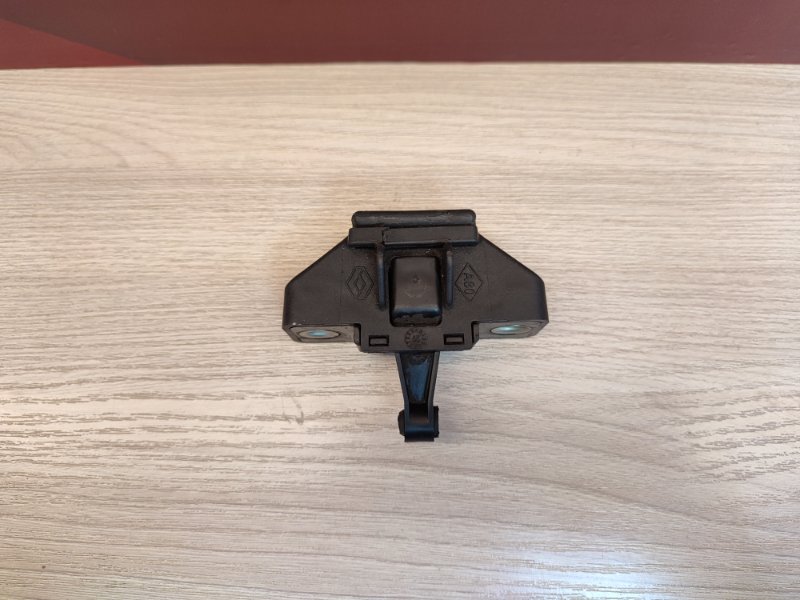 Замок крышки багажника