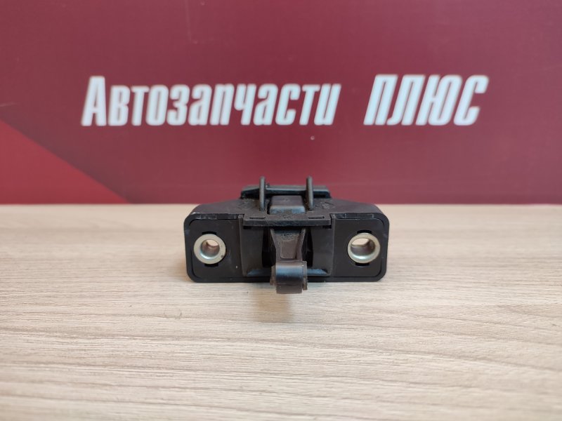 Замок крышки багажника