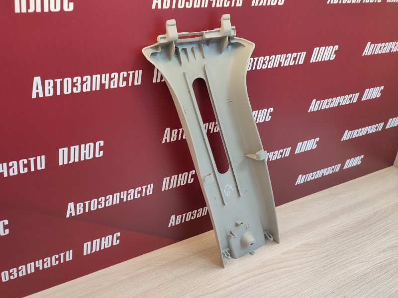 Обшивка средней стойки